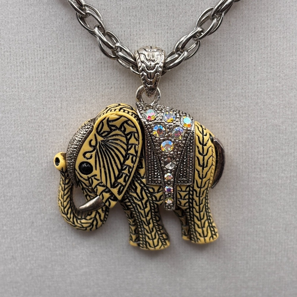 VTG Silver Tone Elephant Pendant Necklace AB Rhinestones Lobster Clasp Chain Y2K - Picture 5 of 9